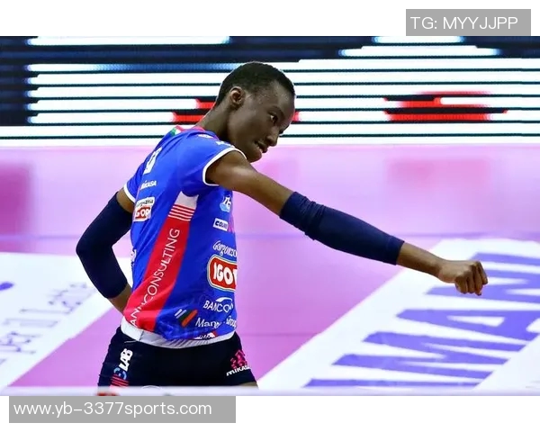 意大利女排奥运冠军埃格努亲临国米与劳塔罗互换球衣展现体育精神 意大利女排奥运冠军埃格努亲临国米与劳塔罗互换球衣展现体育精神