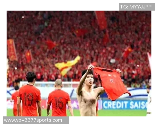 王钰栋穿热刺球衣引发热议幽默回应引发球迷热情讨论