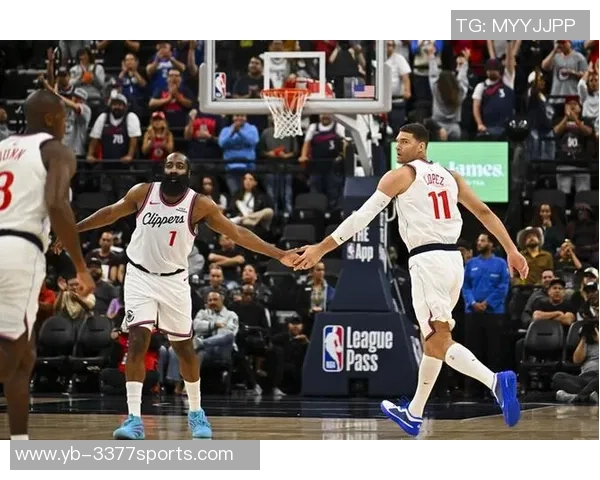 快船四连胜展现三分火力卡登与队友携手北伐勇夺胜利 快船四连胜展现三分火力卡登与队友携手北伐勇夺胜利